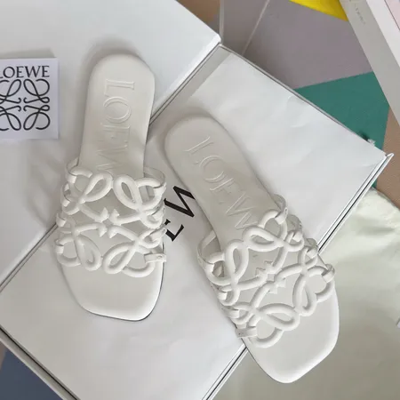 ロエベ スリッパ