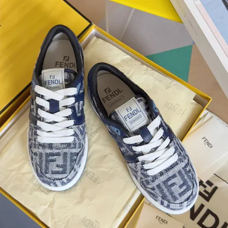 フェンディ カジュアルシューズ