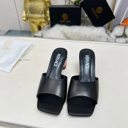 ヴェルサーチ サンダル