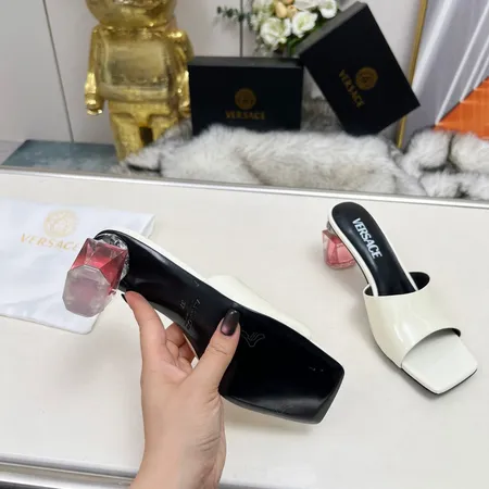 ヴェルサーチ スリッパ