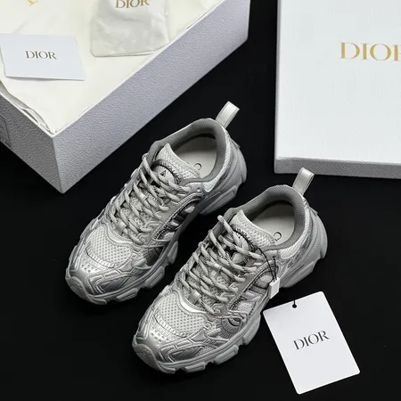 ディオール スニーカー