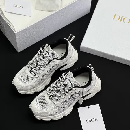 ディオール スニーカー