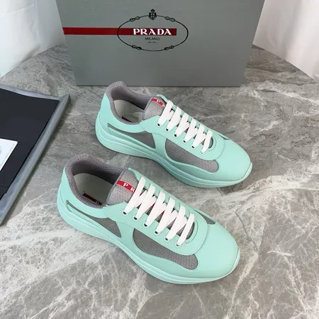 プラダ スニーカー