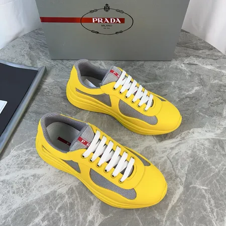 プラダ スニーカー