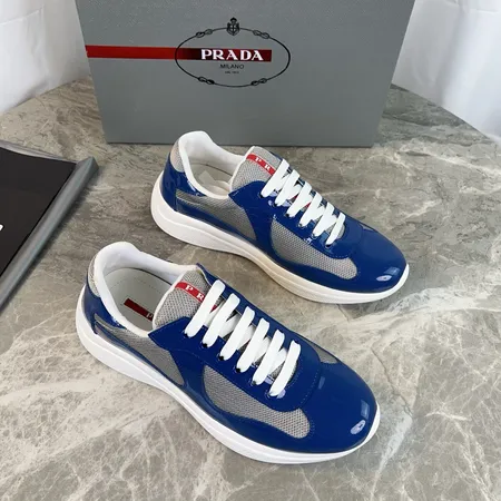 プラダ スニーカー