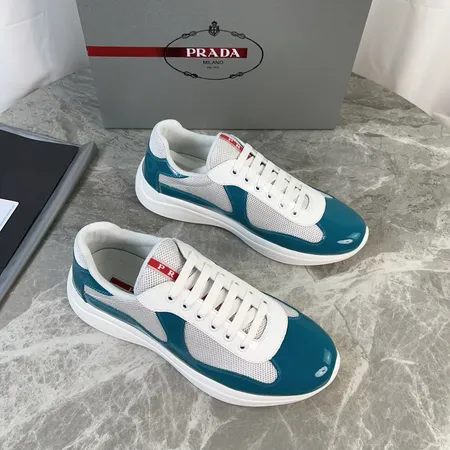 プラダ スニーカー