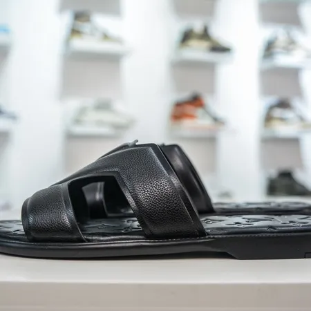 ルイヴィトン スリッパ