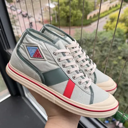 ボッテガ ヴェネタ カジュアルシューズ