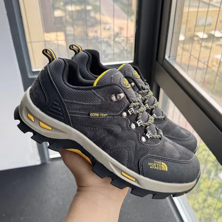 ノースフェイス スニーカー