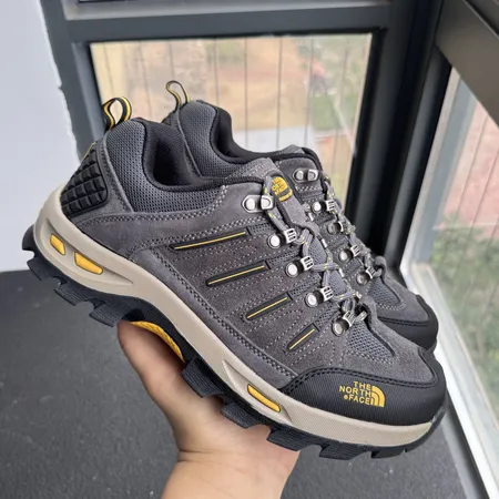 ノースフェイス スニーカー