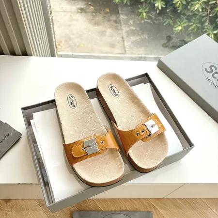 バレンシアガ スリッパ