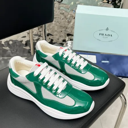 プラダ スニーカー