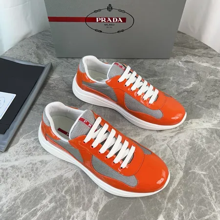 プラダ スニーカー