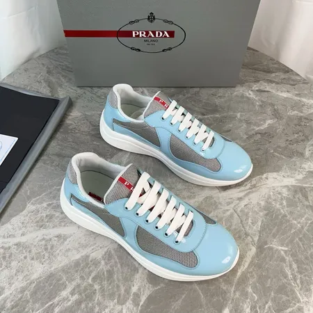 プラダ スニーカー