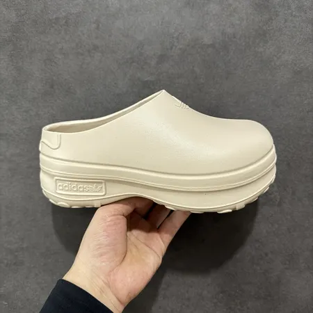 アディダス スリッパ