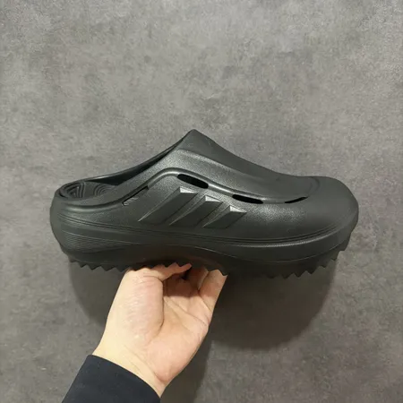 アディダス スリッパ