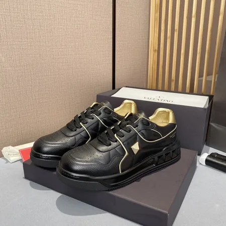 ヴァレンティノ カジュアルシューズ