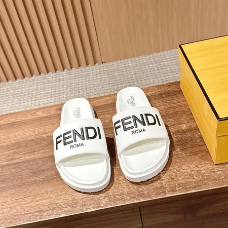 フェンディ スリッパ