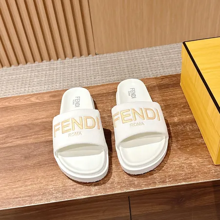 フェンディ スリッパ