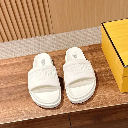 フェンディ スリッパ