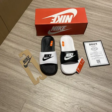 ナイキ スリッパ