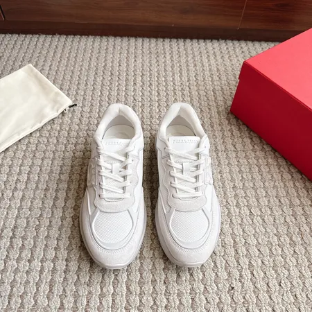 フェラガモ スニーカー