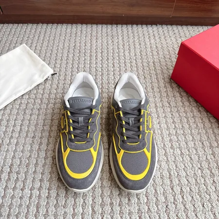 フェラガモ スニーカー