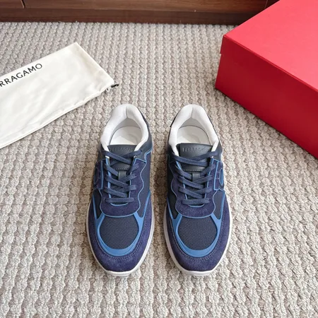 フェラガモ スニーカー