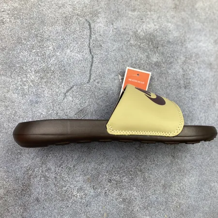 ナイキ スリッパ