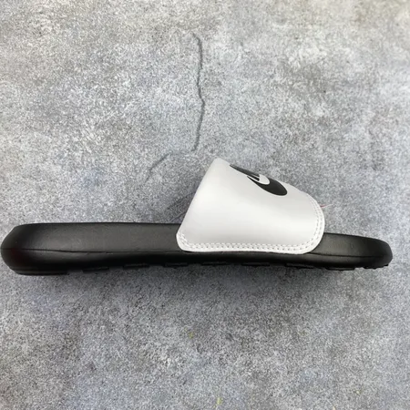 ナイキ スリッパ