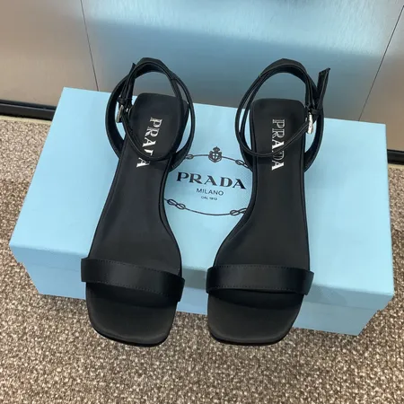 プラダ サンダル