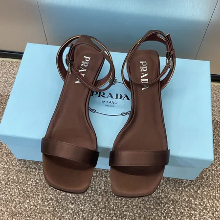 プラダ サンダル