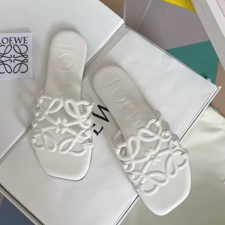 ロエベ スリッパ