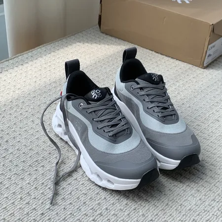 ロエベ スニーカー