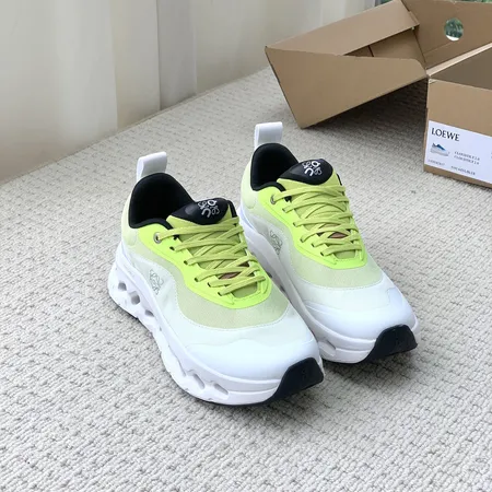 ロエベ スニーカー