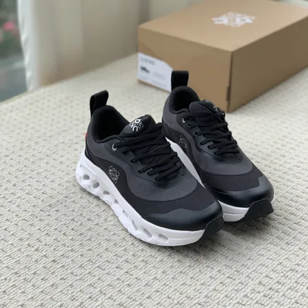 ロエベ スニーカー