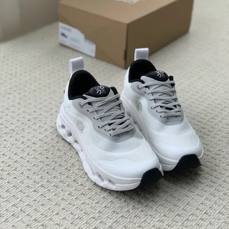 ロエベ スニーカー