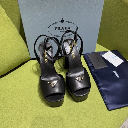 プラダ サンダル