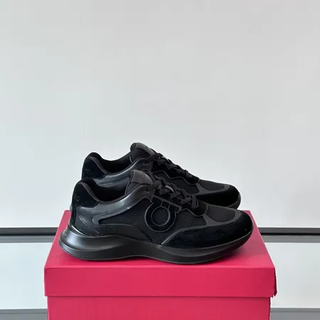 フェラガモ スニーカー