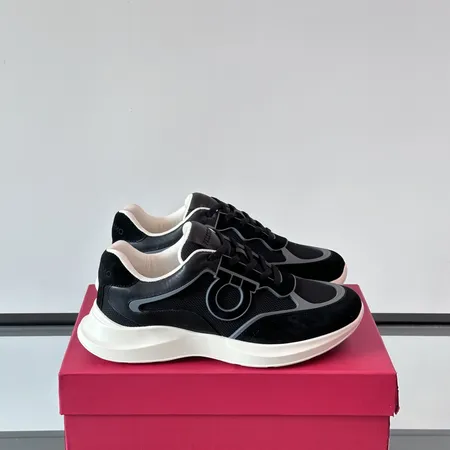 フェラガモ スニーカー