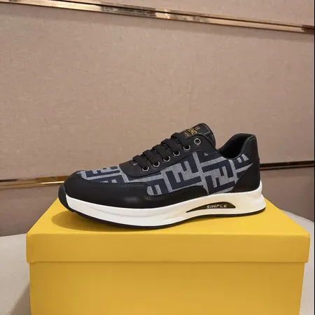 フェンディ スニーカー