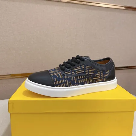 フェンディ カジュアルシューズ