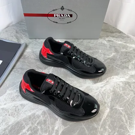 プラダ スニーカー