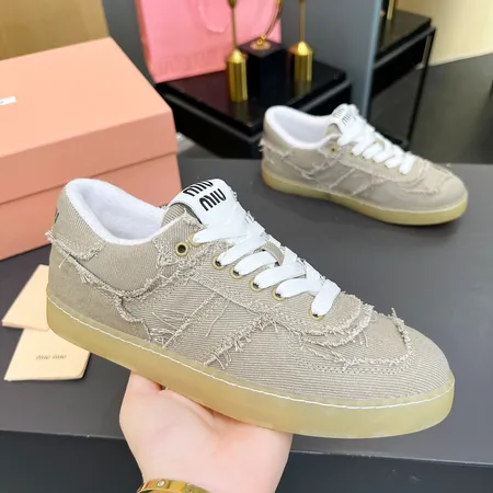 ミュウミュウ カジュアルシューズ