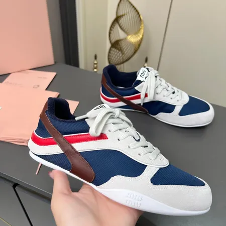 ミュウミュウ カジュアルシューズ