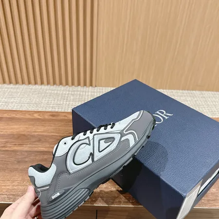 ディオール スニーカー