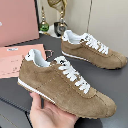 ミュウミュウ カジュアルシューズ