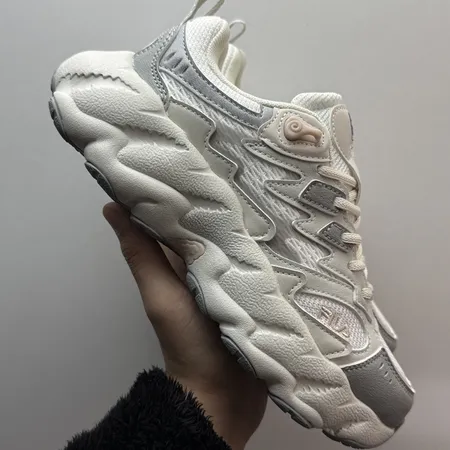 フィラ スニーカー