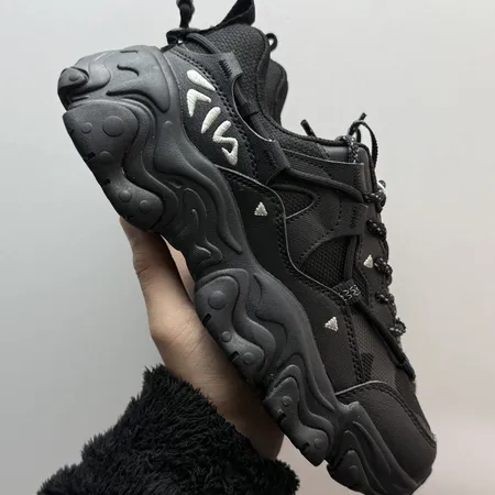 フィラ スニーカー