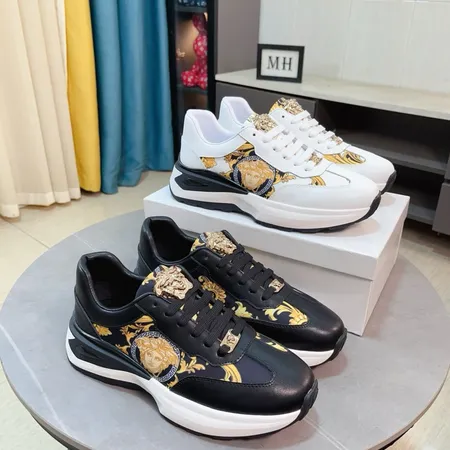 ヴェルサーチ スニーカー